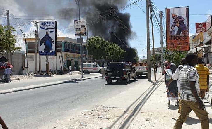Faahfaahin: Qarax ka dhacay Muqdisho & Darawalkii Gaariga oo ka baxsaday (Sawirro)