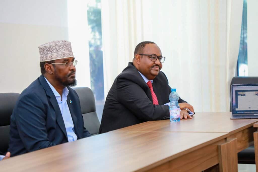 Axmed Madoobe iyo Deni oo heshiis ku gaaray Dubai