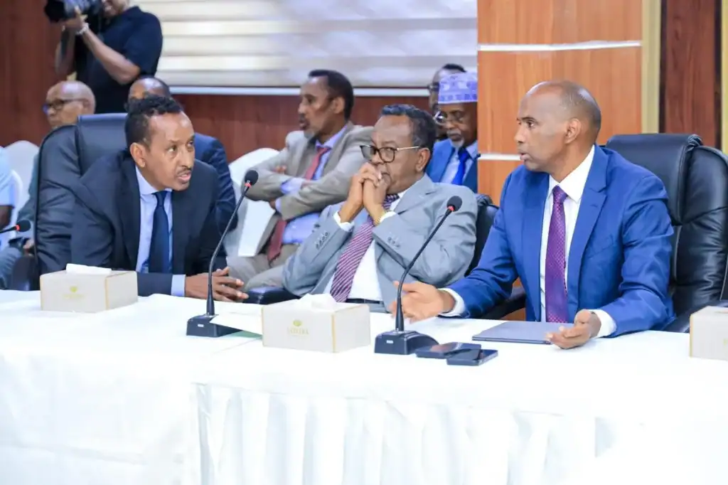 Sawirro: Shirkii mucaaradka oo furmay iyo Shariif oo hoggaanka la wareegay
